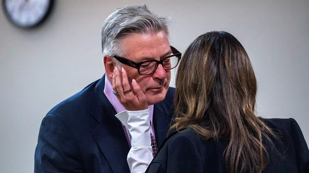 Алек Болдуин должен предстать перед гражданским судом из-за смертельной стрельбы на съемках «Раста», сообщается в новостях.