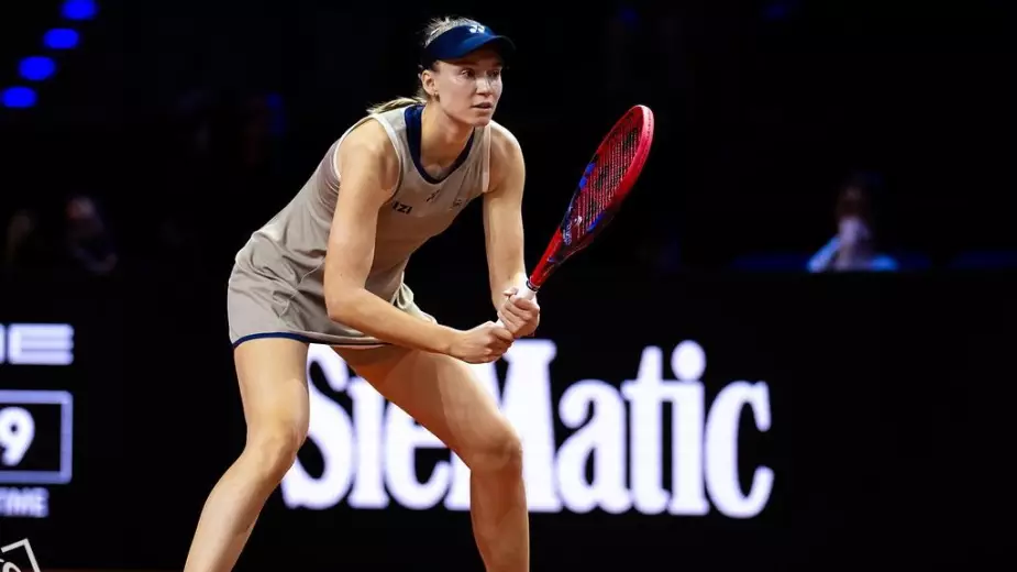 Рыбакина выжила в Штутгарте! Отыграла сет и брейк, два матчбола и вышла в полуфинал (ВИДЕО)