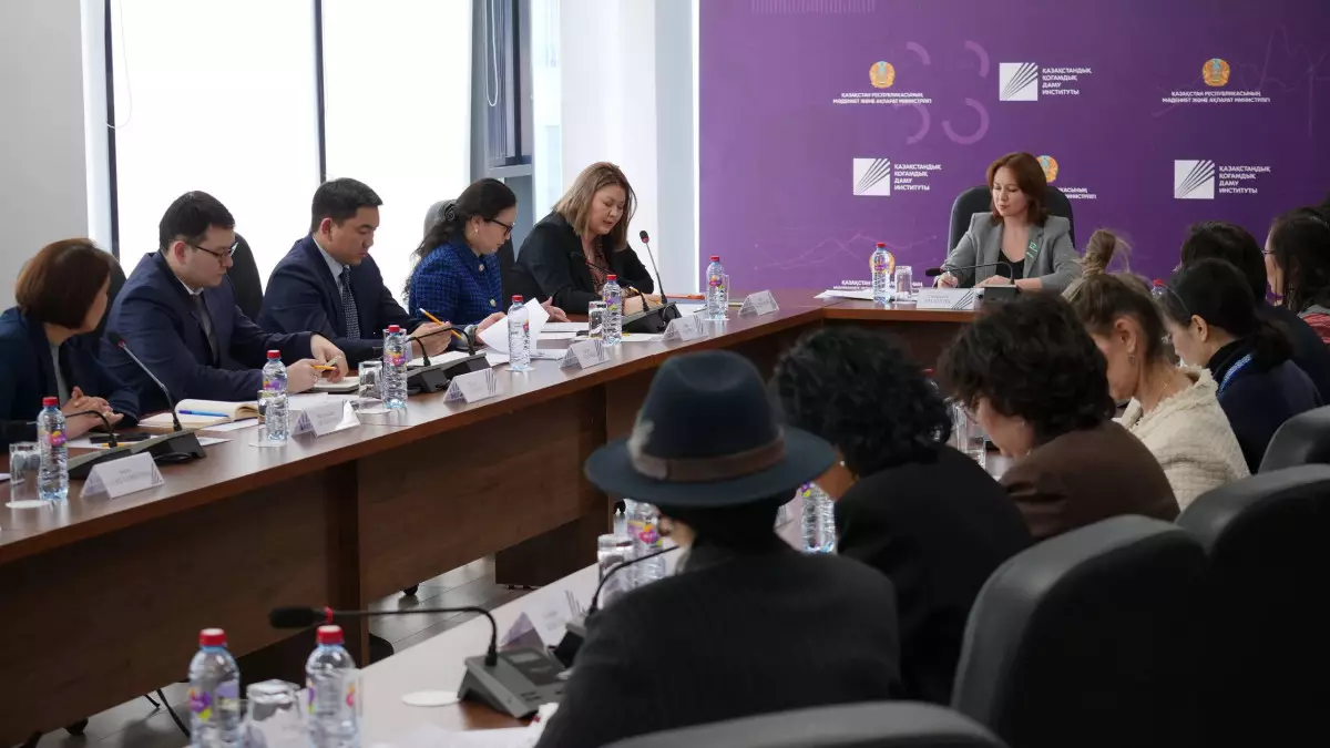 Усиление мер по профилактике гендерного насилия обсудили в Астане