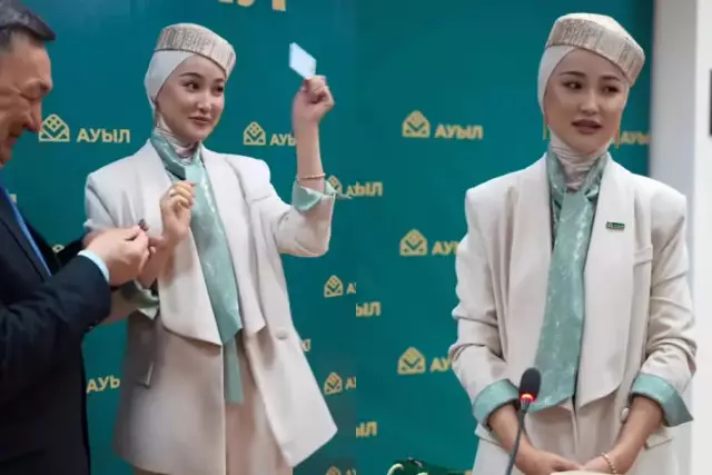 «Енді халыққа секірейін деді ме?»: Әнші Мөлдір Әуелбекова саясатқа бет бұрды