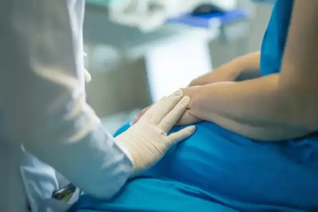 Астанадағы өрттен қаза тапқан үш баланың анасы ауруханада есін жиды