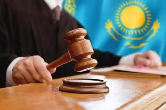 Шымкентте бір университеттің сегіз қызметкері сотталды