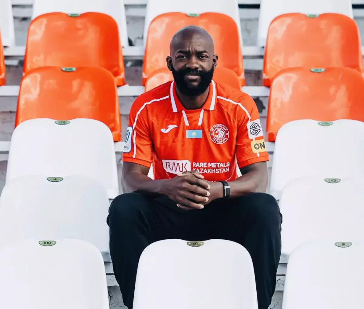 “Қызылжар” сапы Камерундық ойыншымен толықты – “ПСЖ”-ға гол соққан жұлдыз Қазақстанда тиын-тебенге күнелтпек