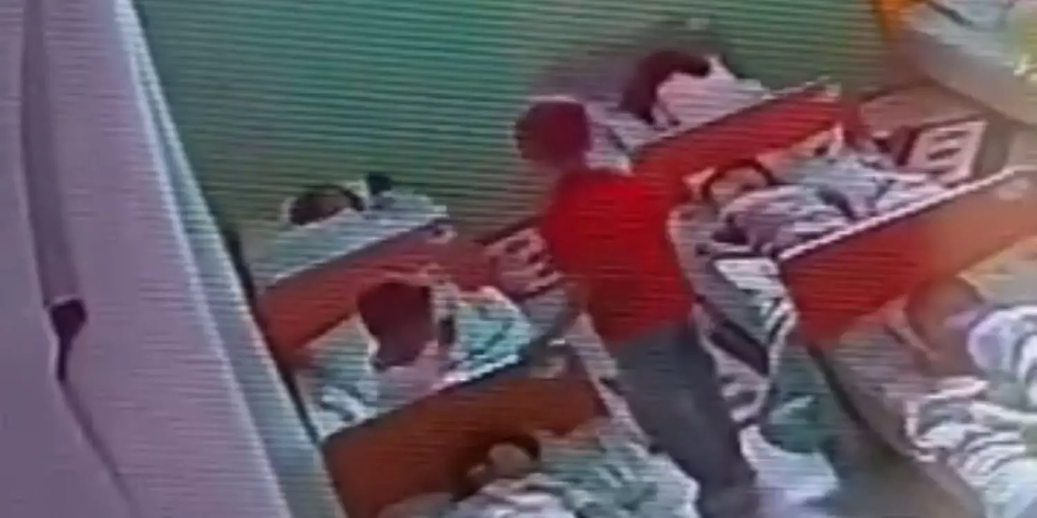 Маңғыстауда “директордың баласы” басқа балаларды ұрып соғып қорқытқан (ВИДЕО)