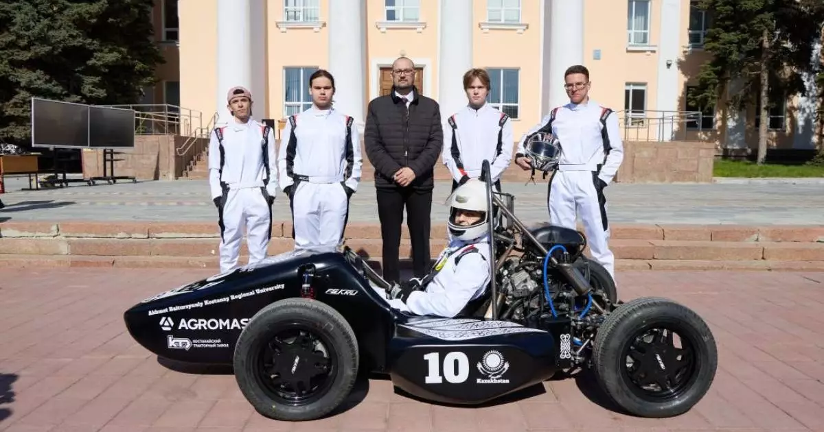  Казахстанские студенты создали гоночный болид 