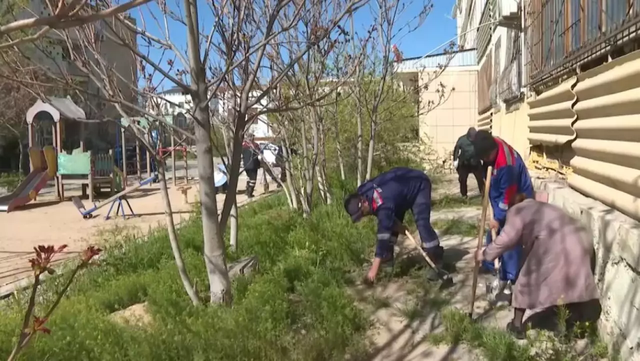 Ақтауда тұрғын үйлердің ауласы абаттандырылды