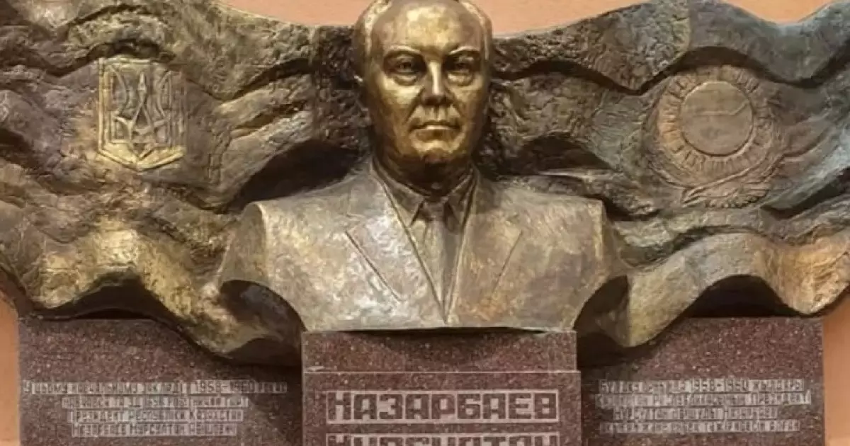  Украина Назарбаевқа орнатқан ескерткішті бұзбайтын болды 