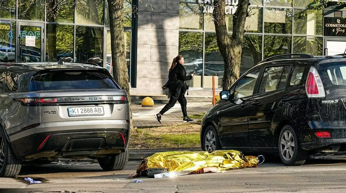 Спецназ завершил операцию после захвата заложников в Киеве