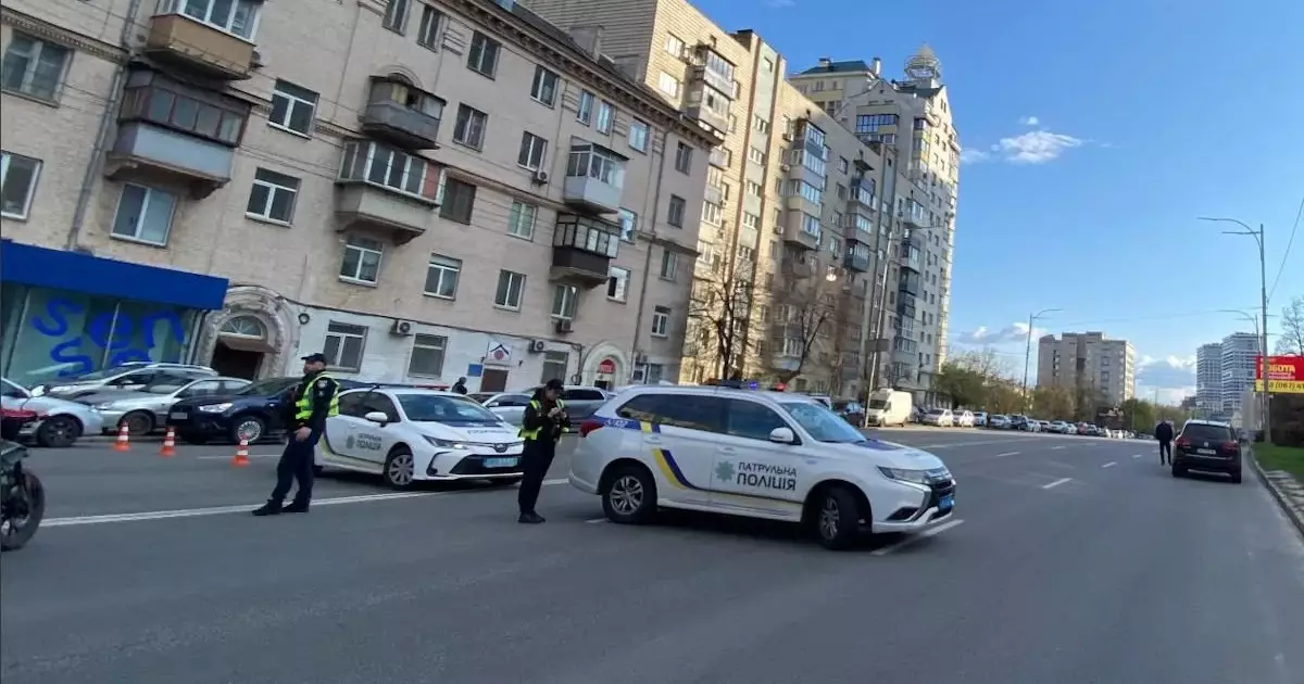   Киевте қарулы адам оқ жаудырып, бірнеше адам қаза тапты   