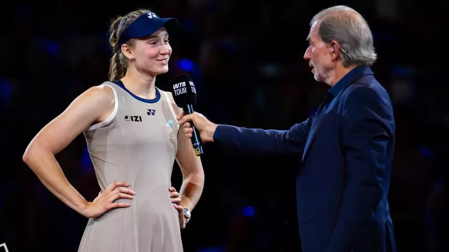 Рыбакиной показали Porsche 911. Казахстанка сыграет за него в финале WTA 500 в Штутгарте (ВИДЕО)
