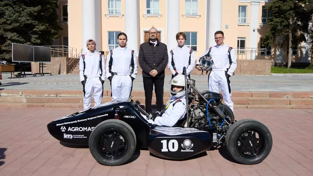 Студенты из Костаная разработали гоночный болид