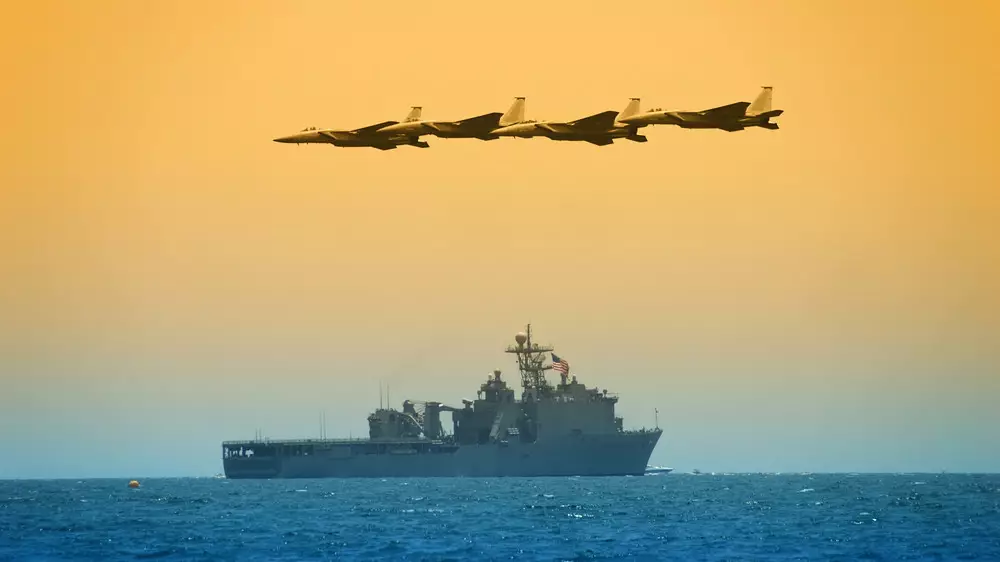 США готовятся к расширению военно-морской операции против Ирана - WSJ