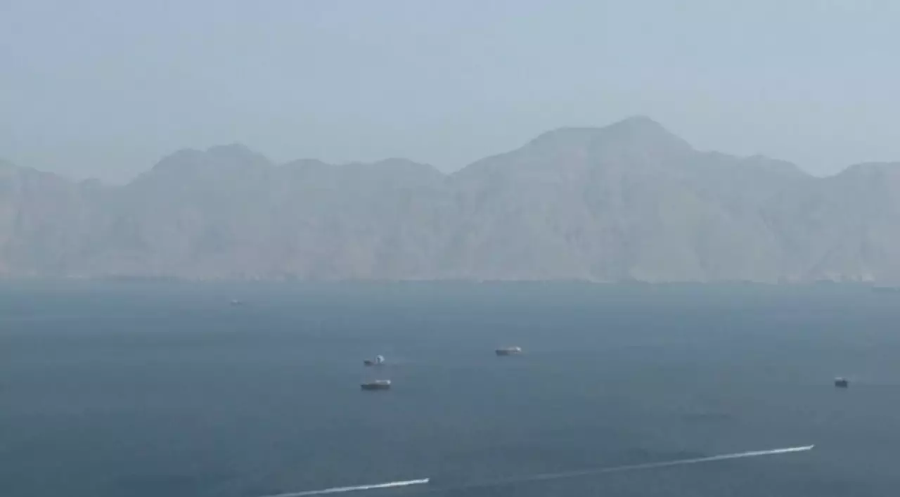 АҚШ Иранның 21 кемесін бұғаздан өткізбеді