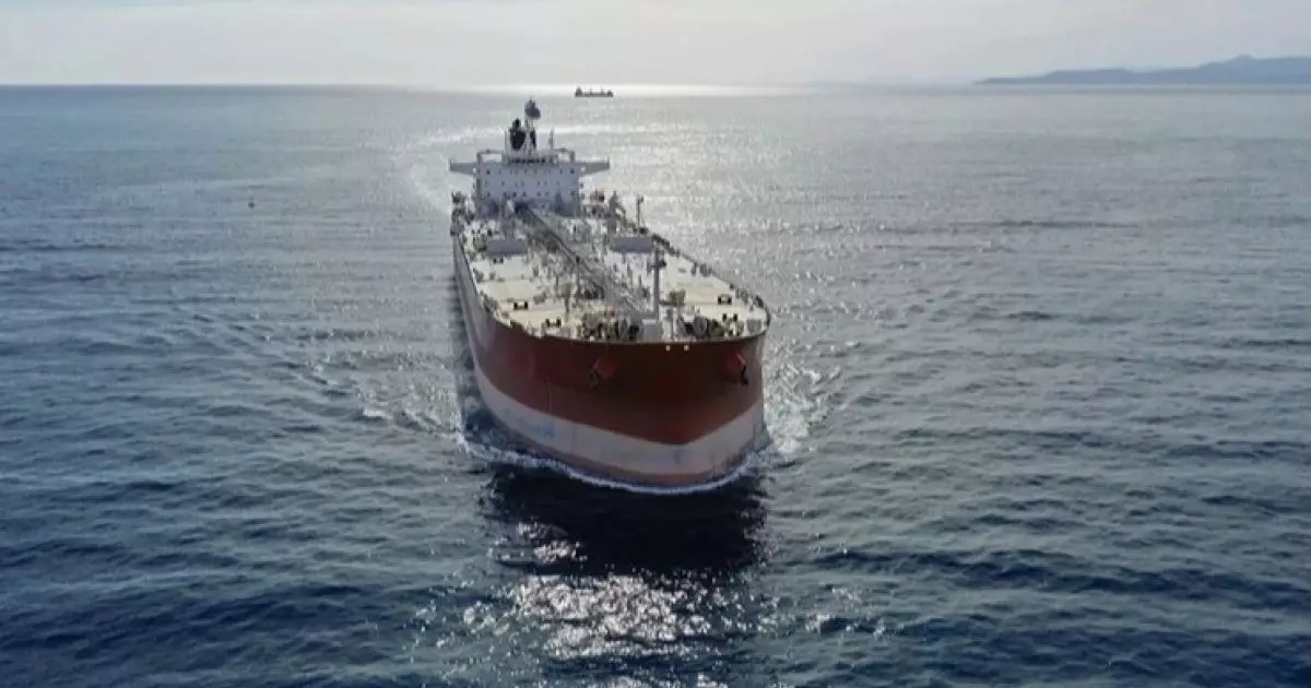  Ормуз бұғазындағы танкерге оқ атылды 