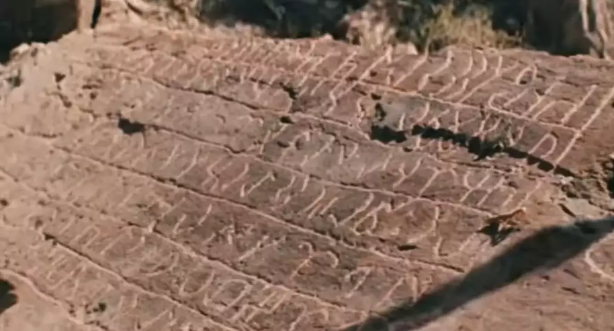 «Древний» реквизит и конфуз академиков: Данияр Ашимбаев напомнил о курьёзе в истории фильма «Кыз-Жибек»