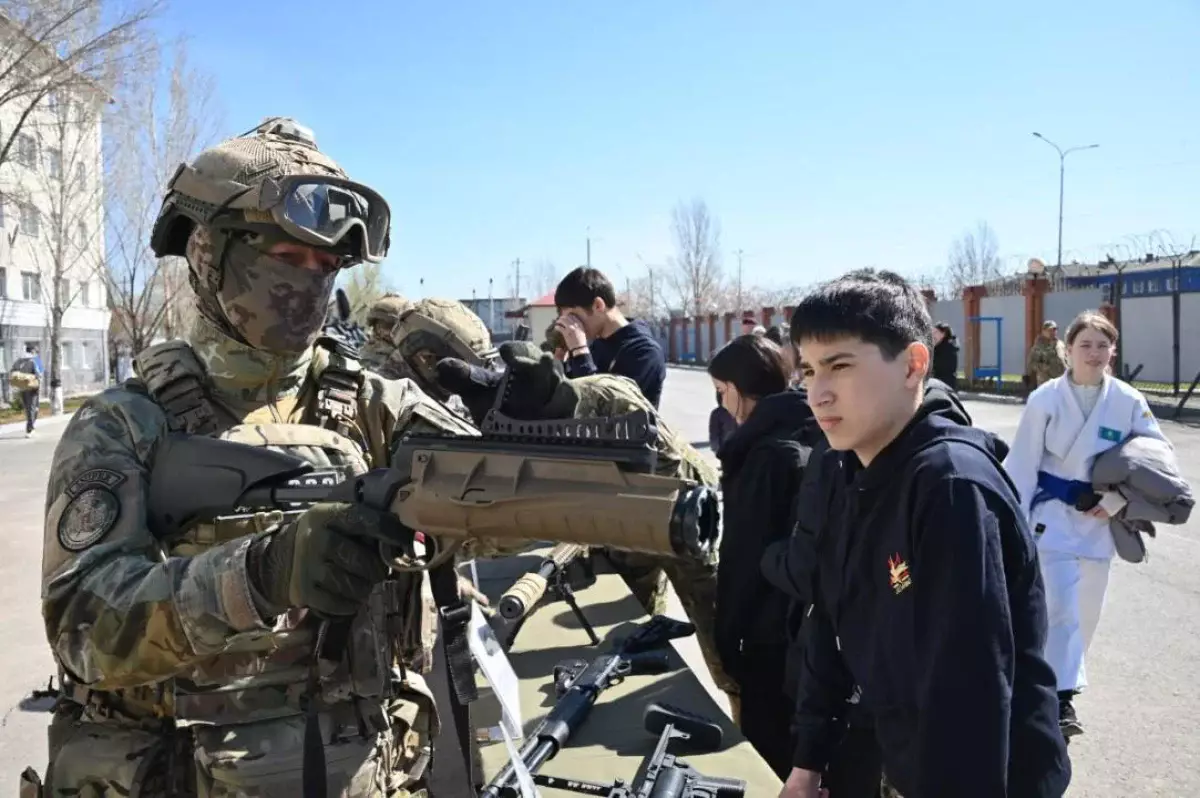 Более 15 тысяч казахстанцев посетили воинские части в День открытых дверей
