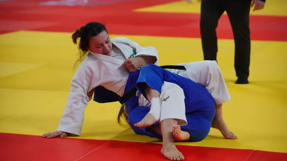 Казахстан выиграл серебро чемпионата Азии по дзюдо
