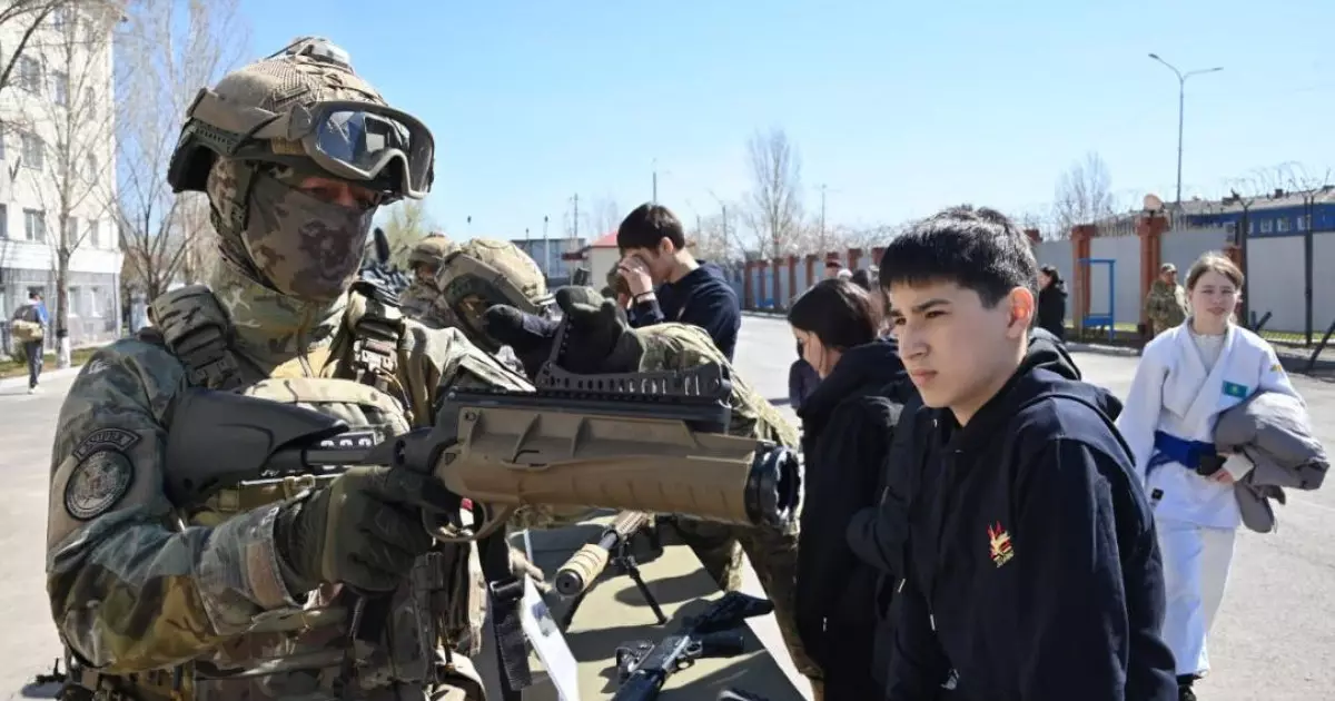  Ашық есік күні: 15 мыңнан астам қазақстандық әскери бөлімдерде саяхатта болды 