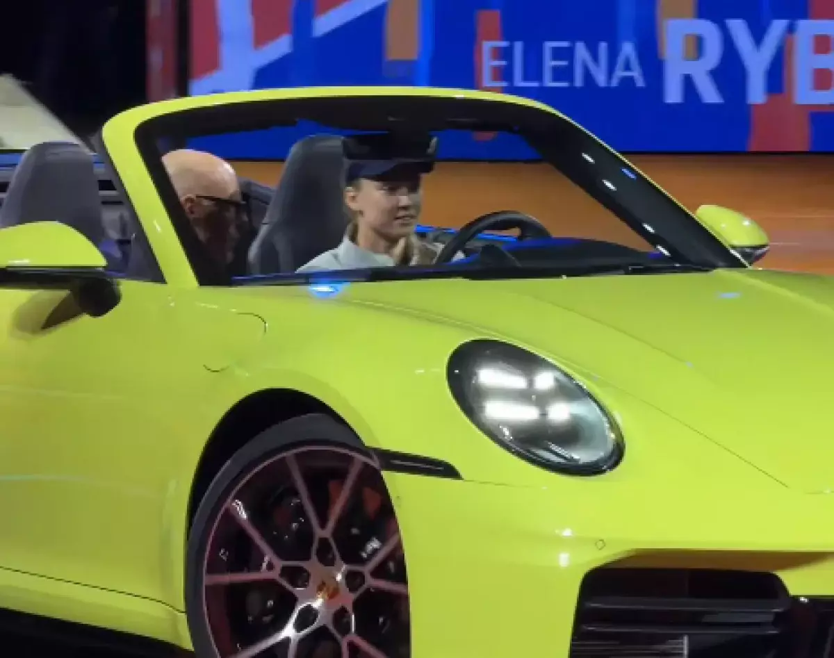 Рыбакина во второй раз в карьере выиграла турнир в Германии и забрала Porshe