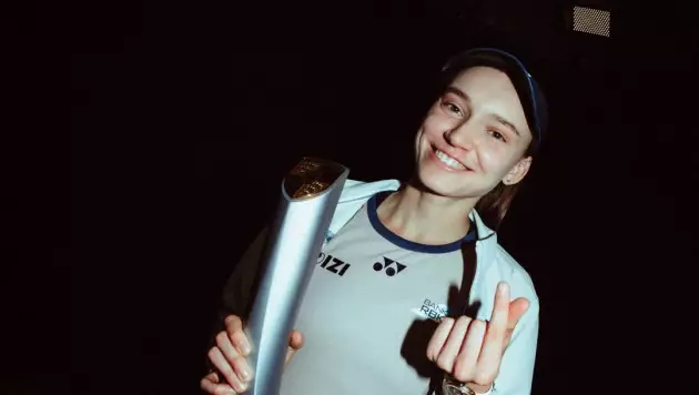 Рыбакина выехала на корт на выигранном Porsche