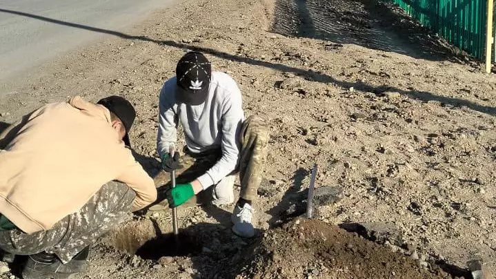 В одном из сел Абайской области модернизируют уличное освещение