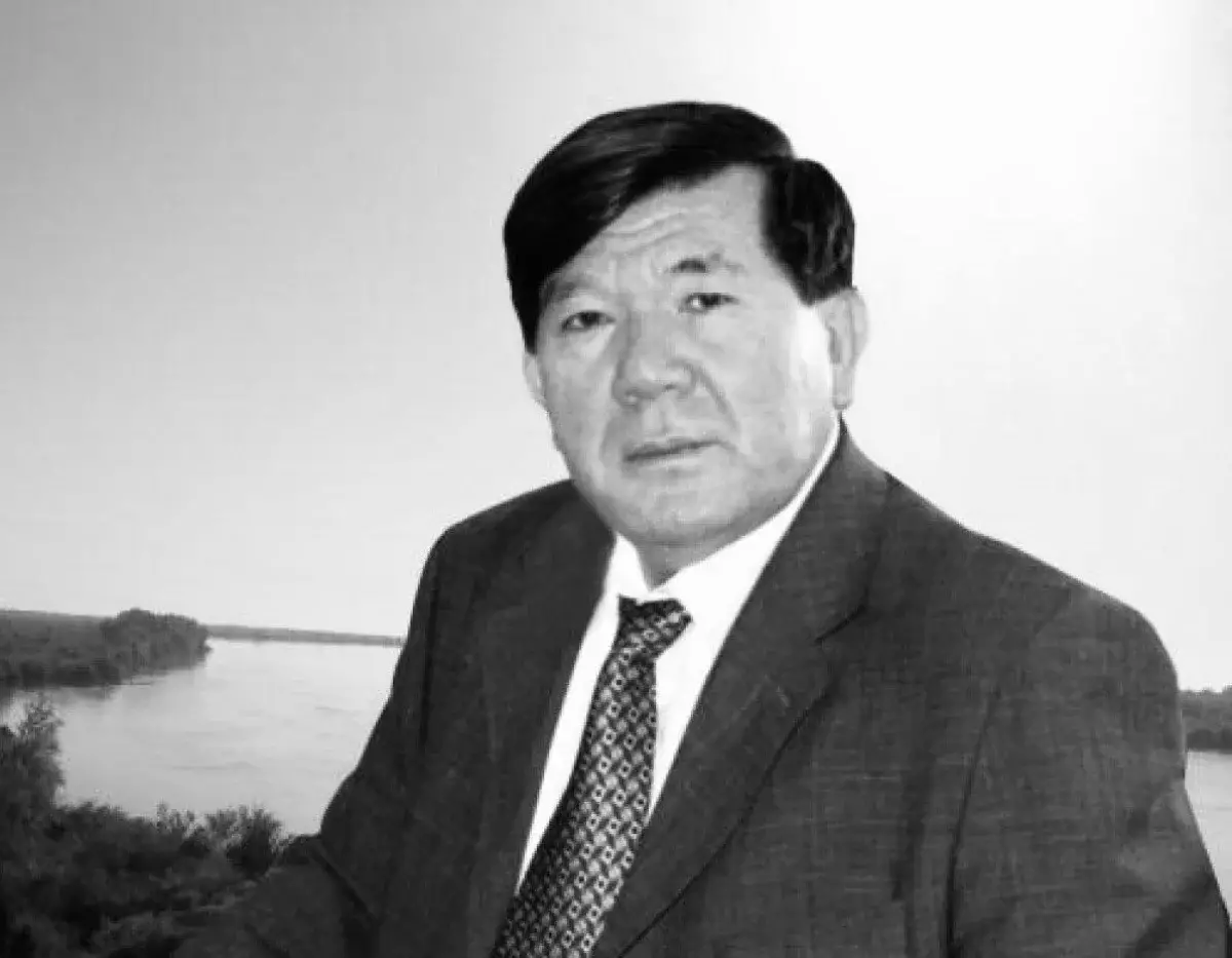 Мұхтар Шаханов дүниеден өтті