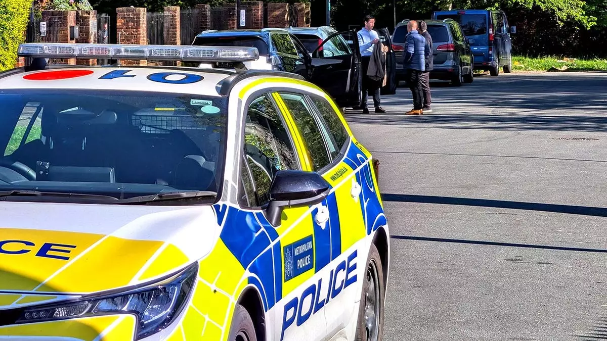 Главный раввин Великобритании заявил, что евреи стали объектом "постоянной кампании насилия и запугивания" после серии нападений.