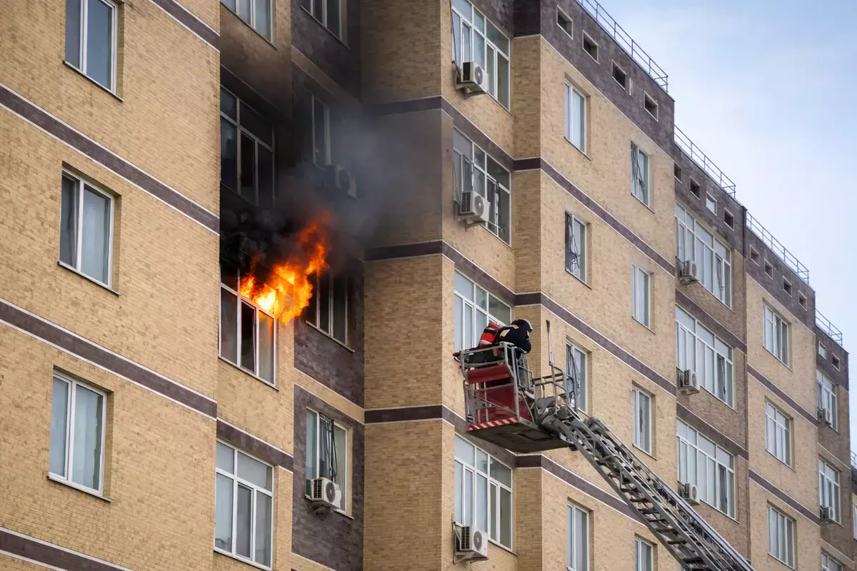 Пожар в многоэтажке Актау: один человек госпитализирован - новости на Lada.kz 19.04.2026