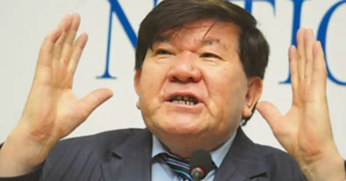  Мұхтар Шахановтың жұбайы Президентке ақынның соңғы аманатын жеткізді 