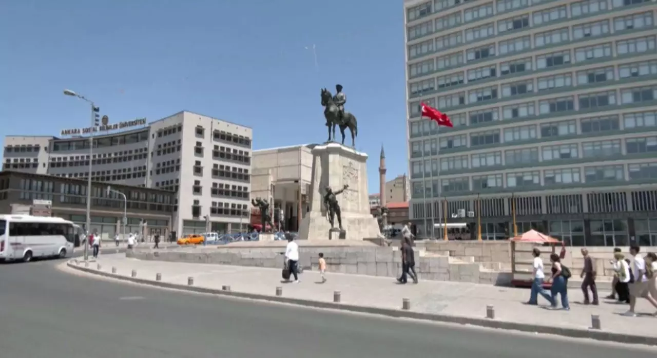 ADF: политические заявления и поиск решений