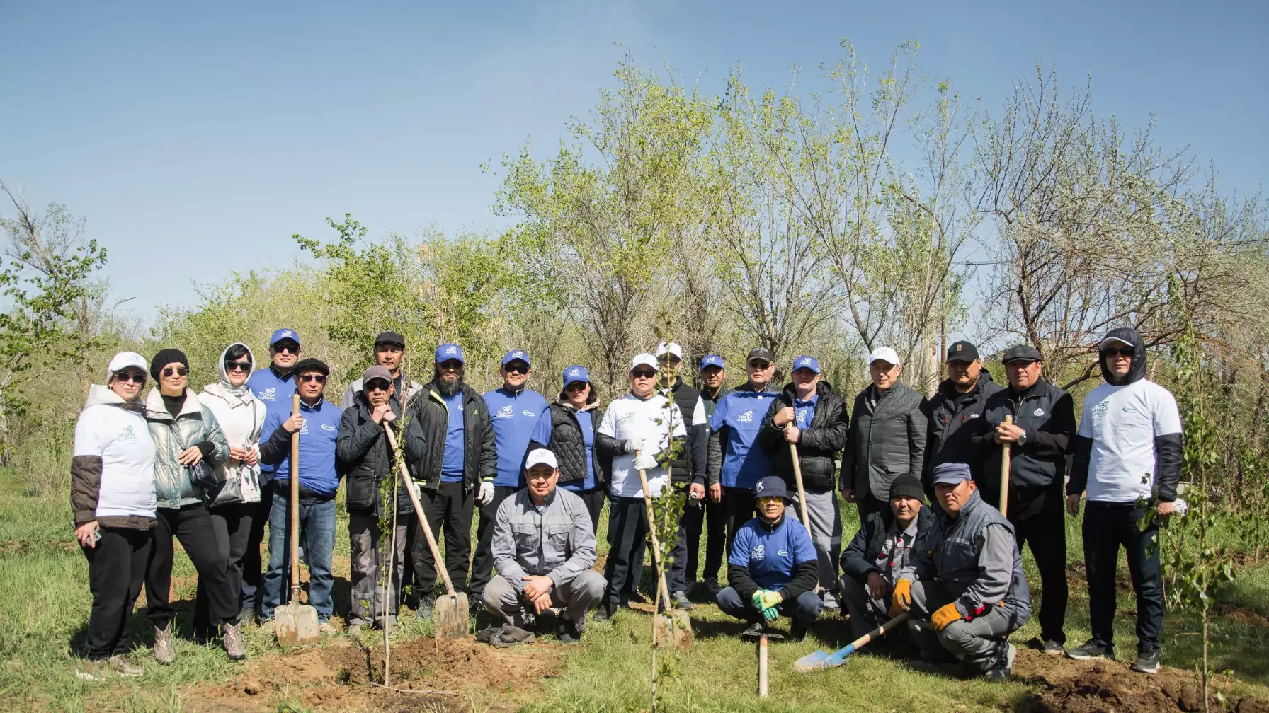 «Таза Қазақстан»: «Қазақмыс» компаниясының қызметкерлері Жезқазғанда 150 түп ағаш отырғызды