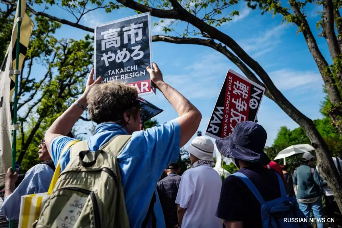Жапондықтар "соғысқа" қарсы ауқымды ереуілге шықты