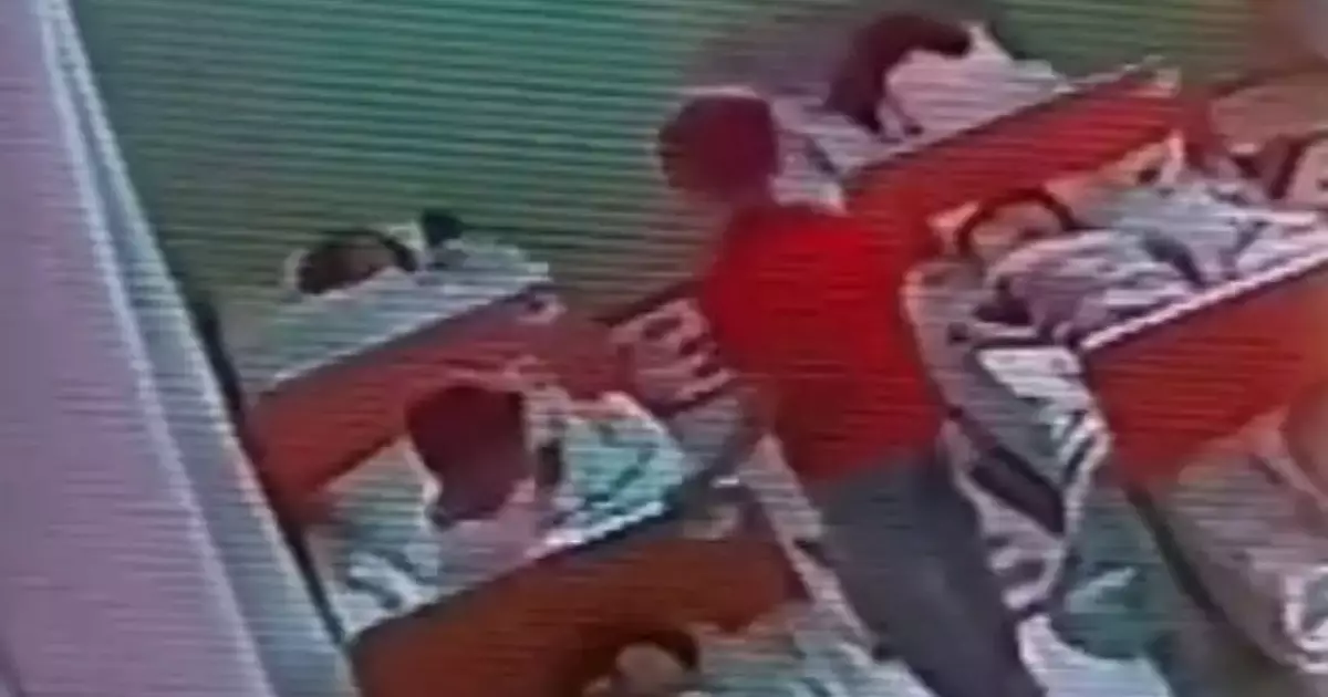  `Пышақ сермеді`: балабақшадағы видео ата-аналардың наразылығын тудырды 