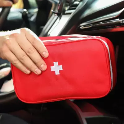 Водителей штрафуют даже за отсутствие перекиси в аптечке