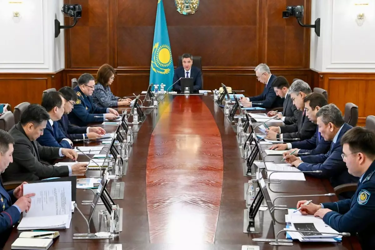 Преступность снижается, но регионы отстают — Бектенов провел совещание