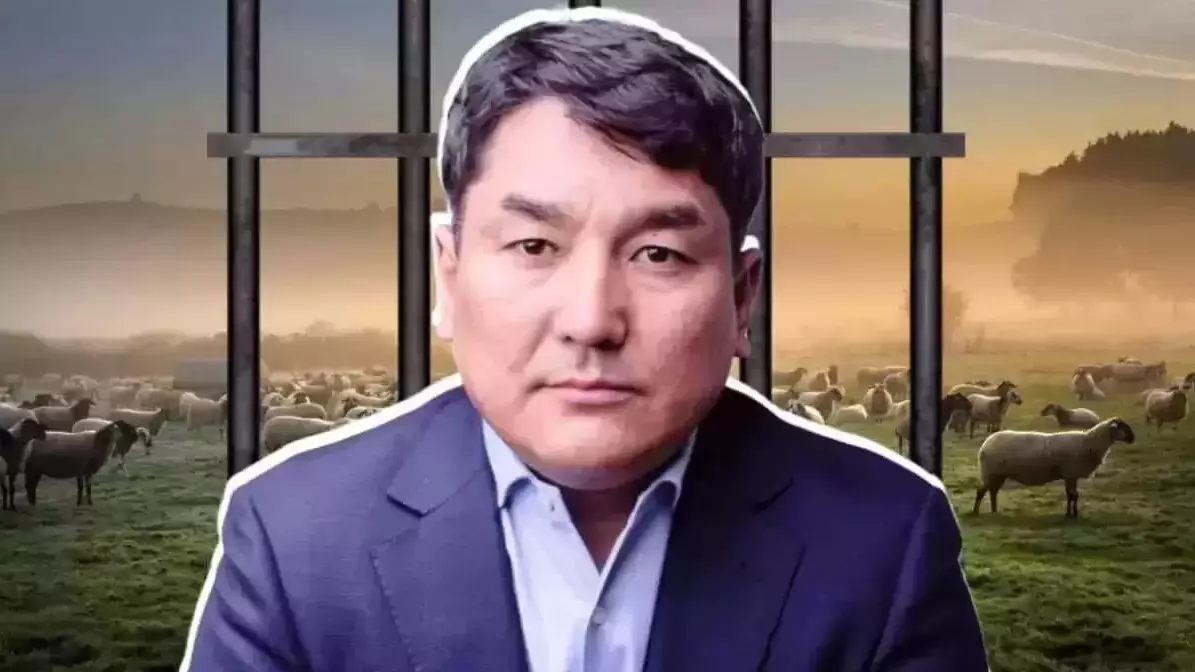 Алмасбек Садырбайдың соты басталды: Қорғаушы тарап оның қамауда заңсыз отырғанын мәлімдеді