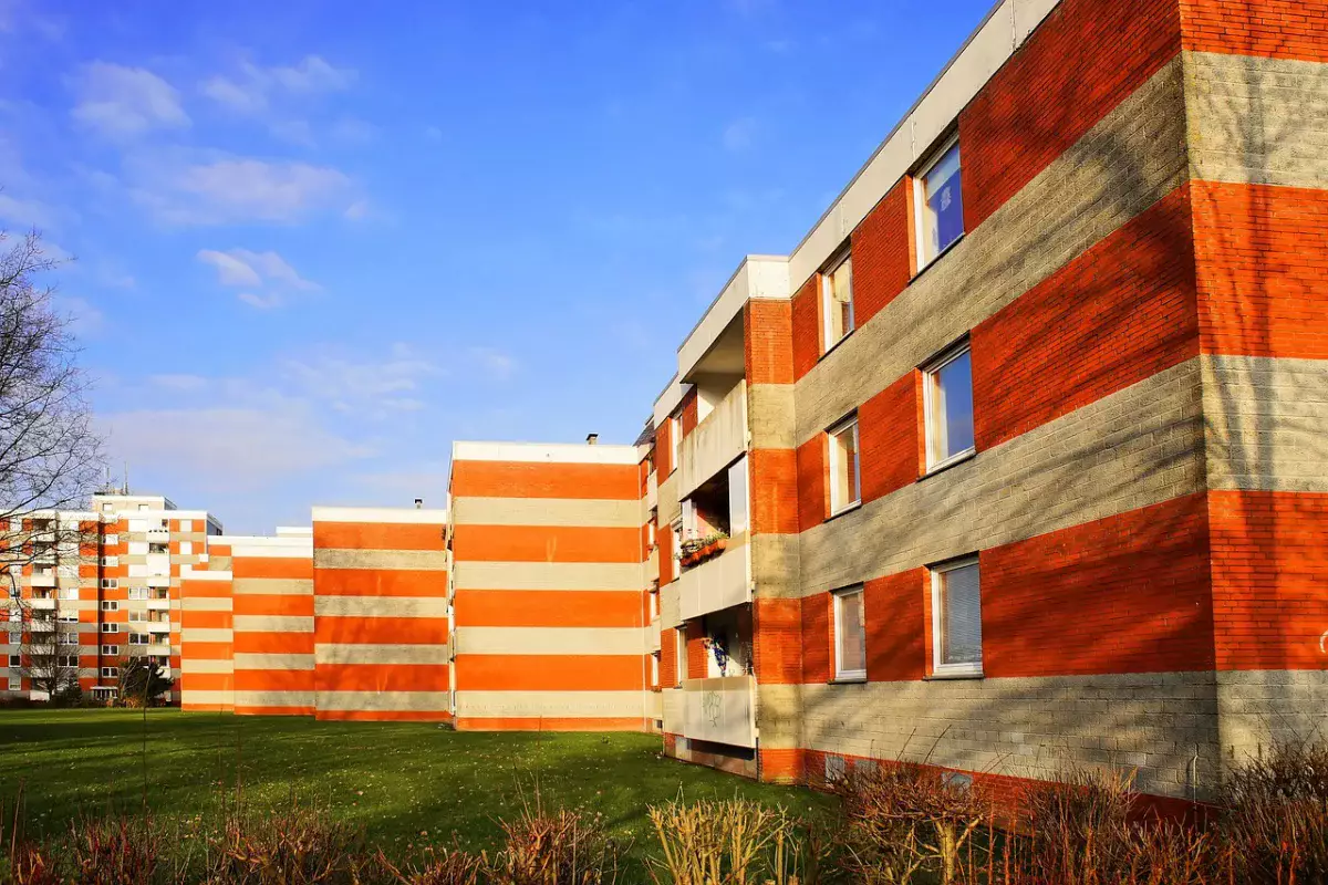 Зачистка рынка аренды: «резиновые квартиры» и бараки в Казахстане попадут под проверки