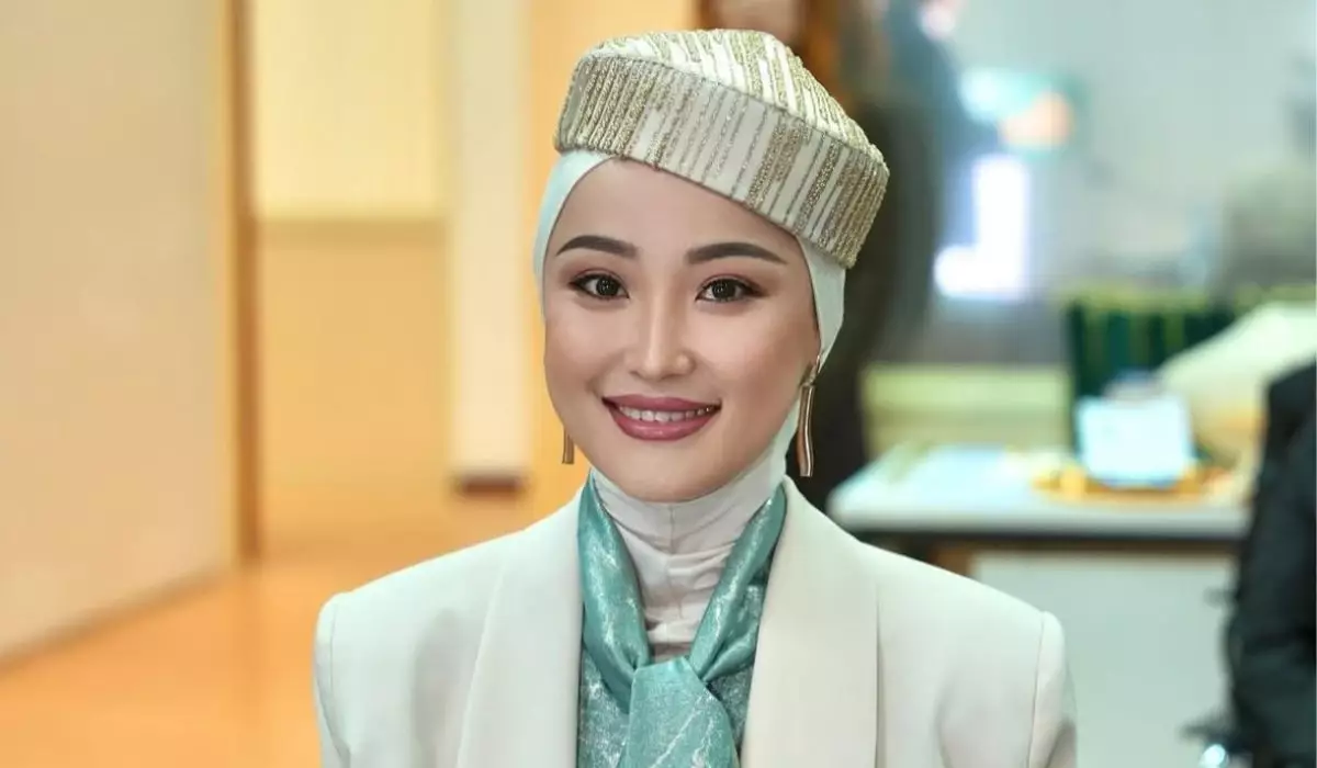 "Менсіз-ақ, алтын құраммен керемет кеш өтетініне сенімдімін": Мөлдір Әуелбекова КешYou-дың концертіне қатыспайтынын мәлімдеді