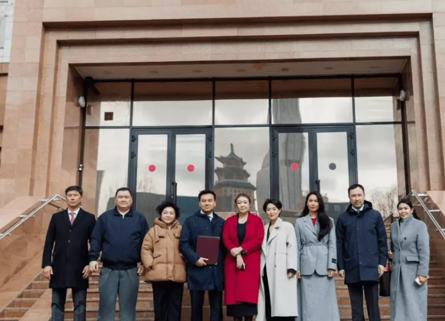 Новые лица и новые подходы – эксперты о партии «Әділет»