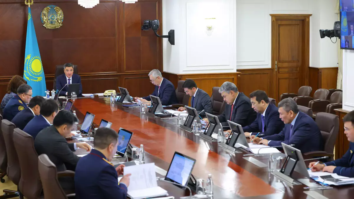 Казахстан ужесточает миграционную политику: новые правила, цифровой контроль и борьба с фиктивной регистрацией