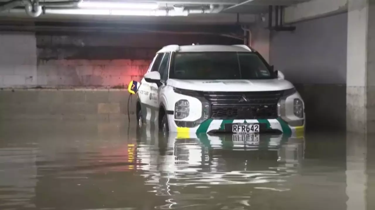 Наводнения и оползни парализовали столицу Новой Зеландии