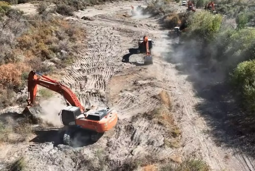 За два с половиной года в Казахстане очистили более 3,5 тысяч километров каналов с помощью техники.