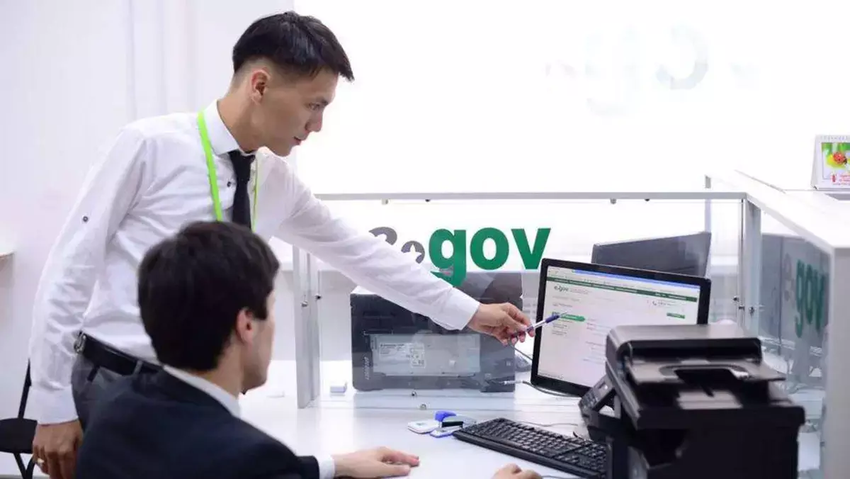 Быстрее ногами: казахстанец потратил часы в интернете, а в итоге получил документ в ЦОНе за полчаса - новости на Lada.kz 20.04.2026