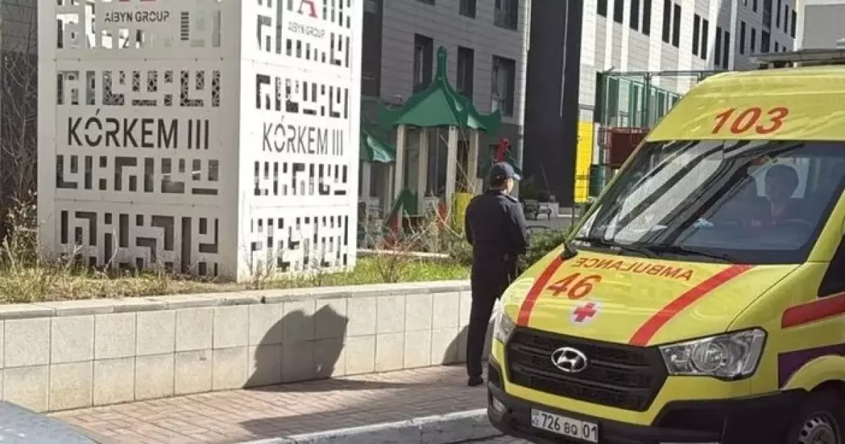  Астанада 18 жастағы жігіт шатырдан секірмек болды 