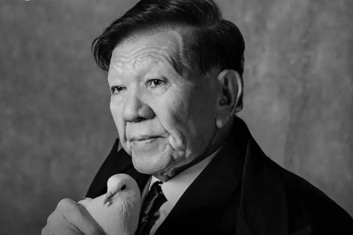 "Ақынның соңғы өтініші": Мұхтар Шаханов Арыстанбаб кесенесінің іргесіне жерленбейтін болды