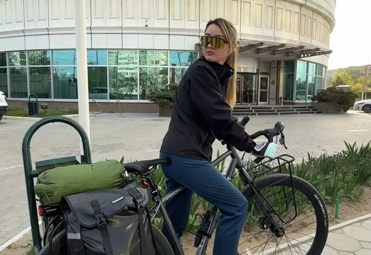 Из Актау по всему Казахстану: путешественница объедет страну на велосипеде - новости на Lada.kz 20.04.2026