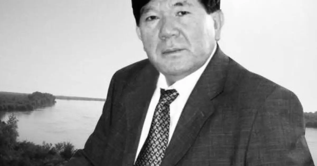  Мұхтар Шаханов Арыстан баб кесенесіне емес, ауыл зиратына жерленеді 