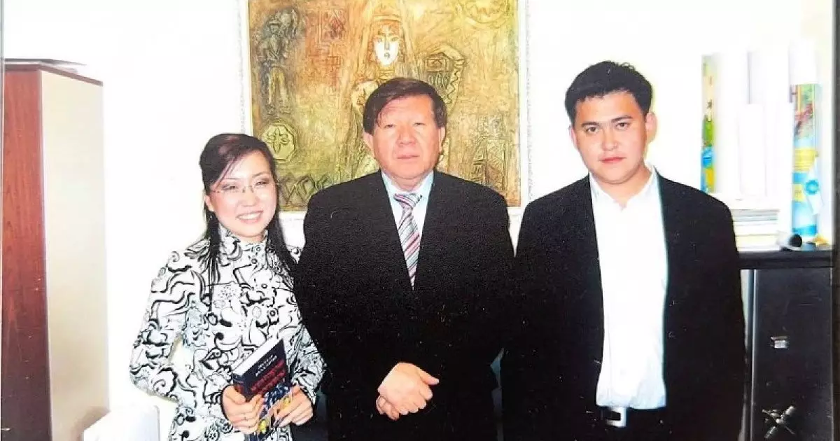   «Бізді өз үйінде паналатты. Ақын ғана емес, адам ретінде де биік болды...»: танымал журналист Мұхтар Шаханов туралы естелік айтты   