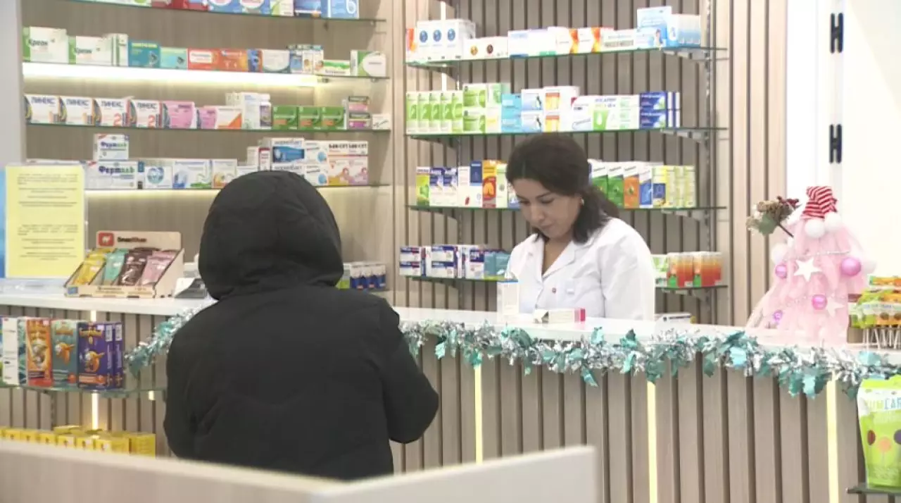 Больше 4 тысяч бесплатных лекарств оказались в продаже в аптеках