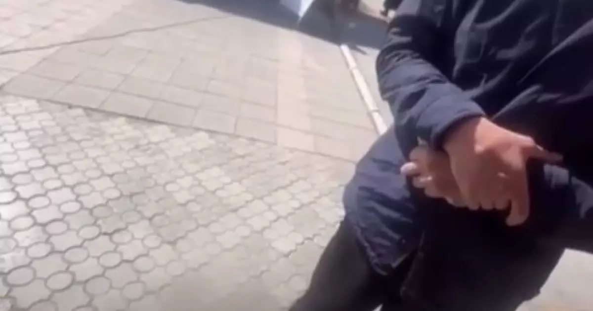  `Зорлаймын`: Семейде мектеп оқушыларын қорқытқан ер адам ұсталды 